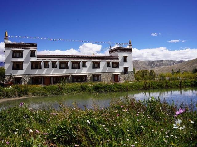 Royal Mustang Resort