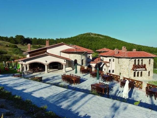 Vinifera Vineyards Hotel